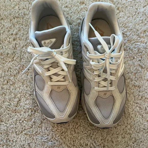 New Balance Cream and Gray Athletic Shoes 9060 - Picture 9 of 11